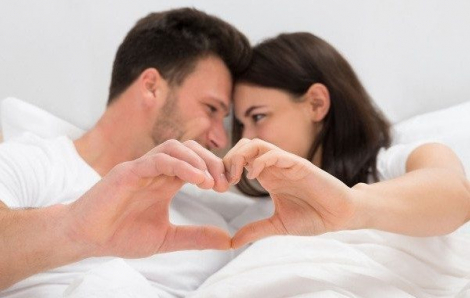 Nghiên cứu mới về hạnh phúc từ 2 khía cạnh chung thuỷ và trăng hoa