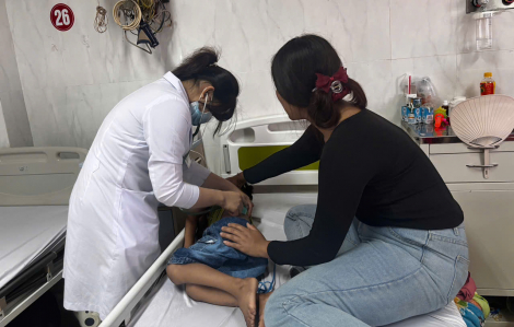 Bệnh nhi 6 tuổi mắc nhiều dị vật đường thở trong suốt 1 tháng