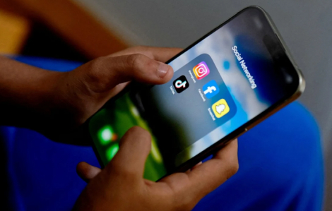 Ngày càng nhiều cặp vợ chồng ly hôn vì chồng... nghiện điện thoại