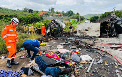 Tai nạn xe buýt ở Brazil, 27 người thương vong