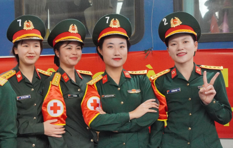 Ngắm những “bóng hồng” từ Bắc vào Nam tham gia lễ diễu binh dịp lễ 30/4