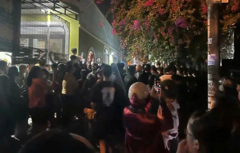 Hàng ngàn người chen nhau xem thực nghiệm vụ mẹ giết con trục lợi bảo hiểm ở Quảng Nam