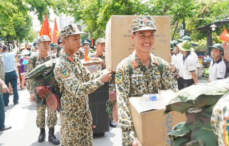 Nụ cười rạng rỡ của chiến sĩ tham gia diễu binh tại phương Nam