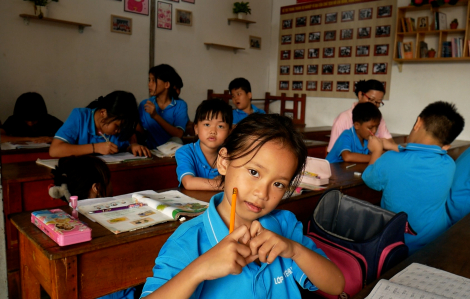 Những đứa trẻ nặng gánh mưu sinh trong lớp học của bà Út