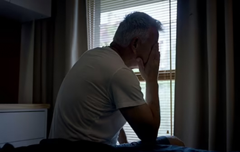 Tập tạ giúp người lớn tuổi chống lại chứng mất ngủ