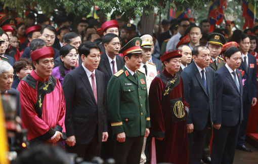 Chủ tịch nước Lương Cường dâng hương giỗ Tổ Hùng Vương