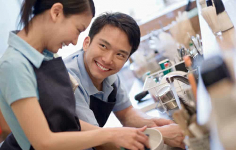 Bố chồng muốn mẹ chồng chăm sóc con dâu