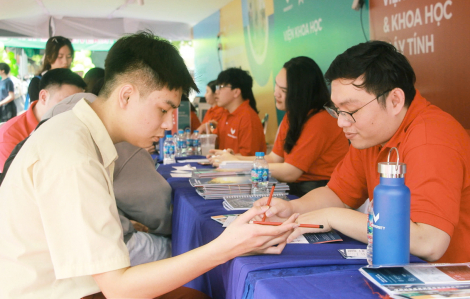 Mức trần nào cho học phí đại học?