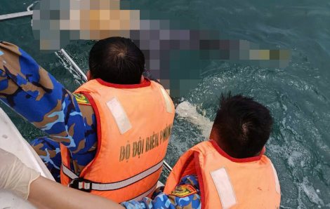 Phát hiện thi thể đang phân hủy gần nơi tàu cá chìm trên biển Nghệ An