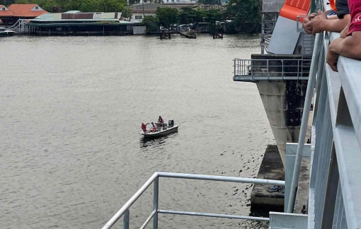 Cứu người nhảy cầu Bình Lợi, phát hiện thi thể treo cổ dưới dạ cầu