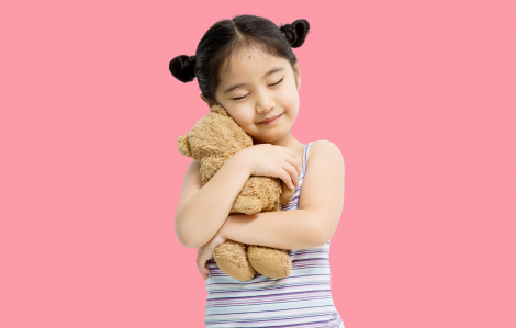 Cai gối ghiền, ti giả cho trẻ bằng cách nào?