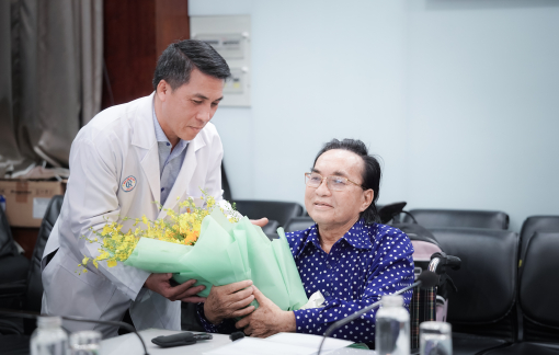 Bác sĩ "tìm lại cuộc đời" cho NSND Thanh Tuấn