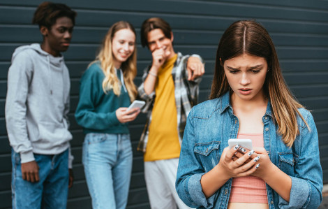 Đau khổ vì bị coi là “gián điệp hai mang”