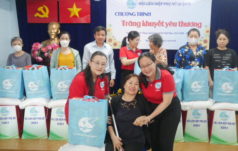 Trao yêu thương đến những vầng trăng khuyết