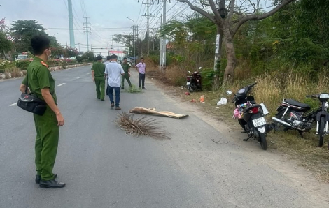 Bắt nghi phạm 70 tuổi chặn đường, đâm người phụ nữ tử vong