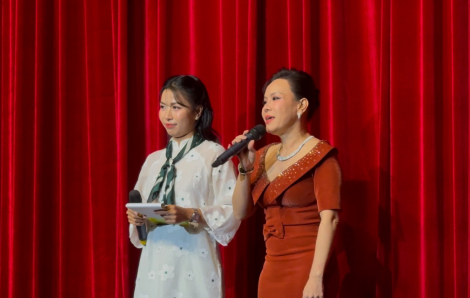 Việt Hương: ‘Tôi sẽ dốc hết nguồn lực để giữ lửa sân khấu kịch’