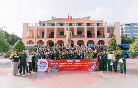 Xúc động những dòng nhật ký của các cựu chiến binh trở lại TPHCM sau 50 năm giải phóng