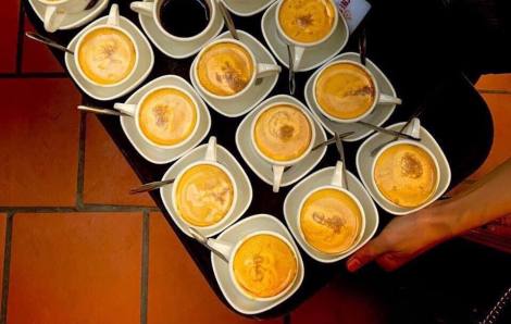 Cà phê trứng phố cổ: Vị đắng sâu hòa quyện cùng kem bông, mềm, mịn