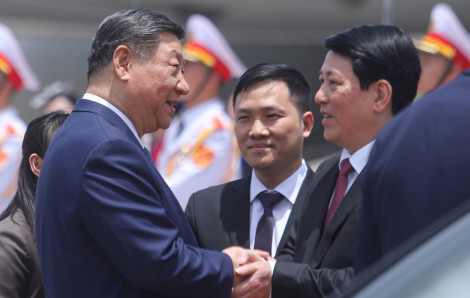 Chủ tịch nước Lương Cường đón Tổng Bí thư, Chủ tịch Trung Quốc Tập Cận Bình