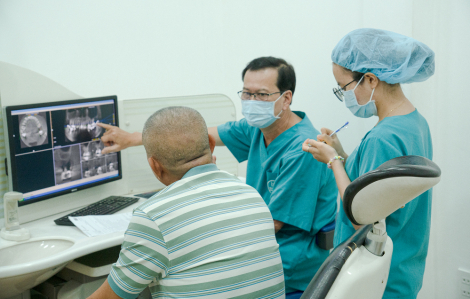 3 tiêu chí quan trọng giúp người trung niên chọn nha khoa cấy ghép implant an toàn, hiệu quả