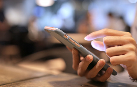 Cách giảm tối đa tác động xấu của sóng điện thoại lên cơ thể