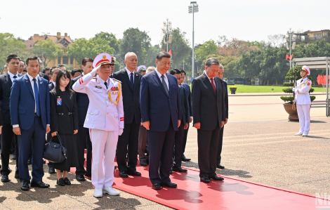 Tổng bí thư, Chủ tịch Trung Quốc Tập Cận Bình vào Lăng viếng Chủ tịch Hồ Chí Minh