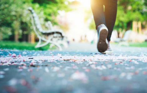 Đi bộ nhanh giúp giảm nguy cơ mắc các bệnh về tim