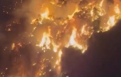 Đang cháy rừng dữ dội ở Hà Nam