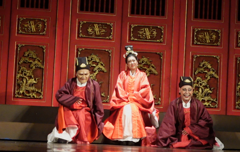 Nghệ sĩ Thanh Thủy đã hơn 60 tuổi vẫn hết mình vào vai ác