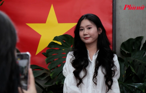 Nhiều quán cà phê tại TPHCM ‘khoác áo mới’ đón lễ 30/4