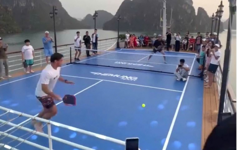 Quảng Ninh xác minh vụ khách chơi pickleball rơi xuống nước từ du thuyền cao cấp đang chạy