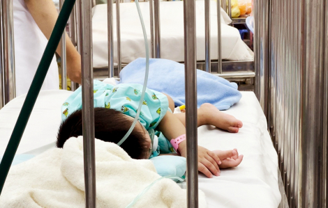 Cha mẹ đề phòng hết mức, con vẫn mắc bệnh tay chân miệng