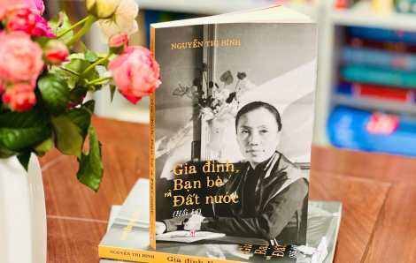 Gia đình, bạn bè và đất nước trong hồi ký Nguyễn Thị Bình