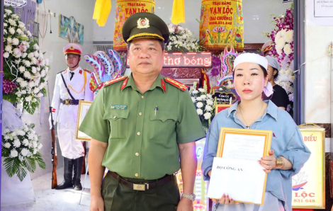 Thăng cấp hàm thiếu tá cho đại úy công an hy sinh khi làm nhiệm vụ