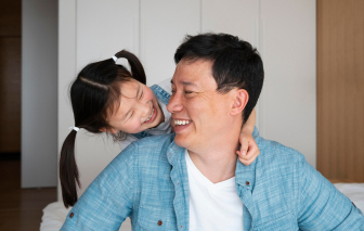 Bố tôi có con riêng