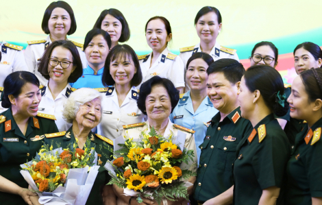 Bài ca về những nữ anh hùng mãi còn vang