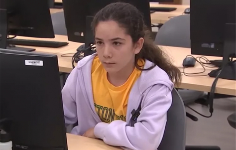 Bé gái 10 tuổi tốt nghiệp trường cao đẳng ở California