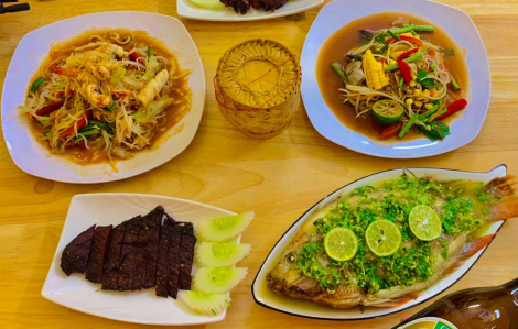 Chiều Viêng Chăn nghe khói bếp gọi về