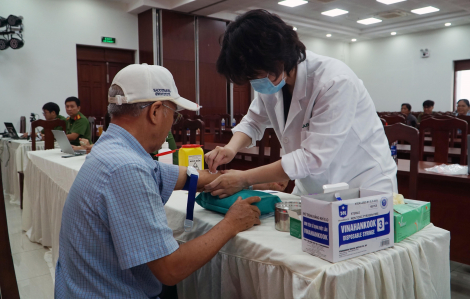 Thu mẫu ADN thân nhân 33 liệt sĩ chưa xác định được danh tính