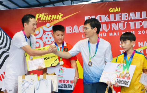 Cha con vượt gần 300 cây số giành giải nhất cuộc thi Pickleball Báo Phụ nữ TPHCM