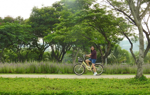 Đi xe đạp một mình