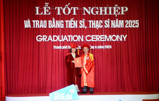 Thêm 3 tiến sĩ, 442 thạc sĩ tốt nghiệp Trường đại học Sư phạm Huế