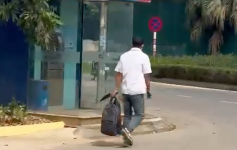 Điều tra nghi án người đàn ông cầm dao, cướp ngân hàng tại Hà Nội