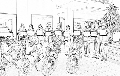 Xét xử nhóm 'quái xế' đâm tử vong cô gái đứng chờ đèn đỏ