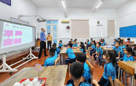 Bài 2: Tiếng Anh trở thành ngôn ngữ thứ hai trong trường học