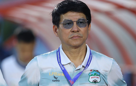 Ông Vũ Tiến Thành bị cấm chỉ đạo nhiều trận đấu vì xông vào phòng xúc phạm trọng tài