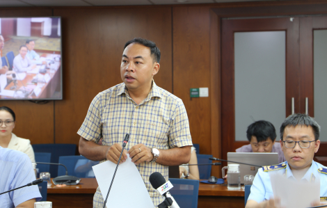 Hơn 2.000 người dân, doanh nhân, nghệ sĩ... tham gia diễu hành dịp lễ 30/4