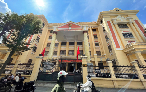 Hoãn phiên tòa xét xử vụ ca sĩ Duy Mạnh kiện Mercedes-Benz Việt Nam