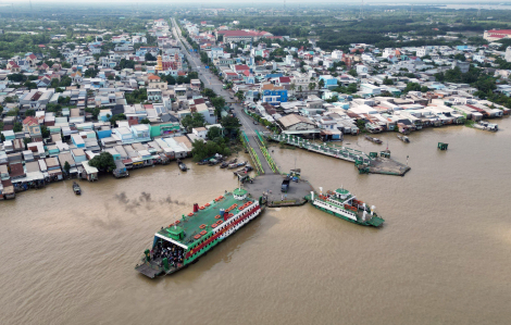 Phà Cát Lái và phà Bình Khánh ở TPHCM tăng giá