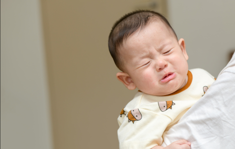 Trẻ biến chứng tay chân miệng do phụ huynh 9x thiếu kinh nghiệm